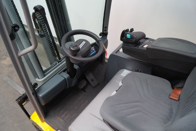 Chariot élévateur électrique Jungheinrich EFG215