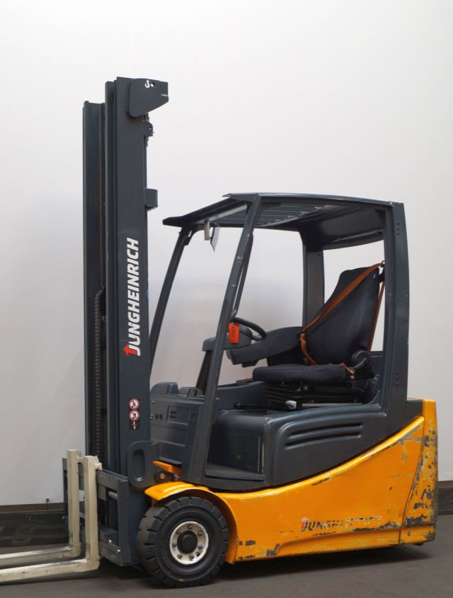 Chariot élévateur électrique Jungheinrich EFG216