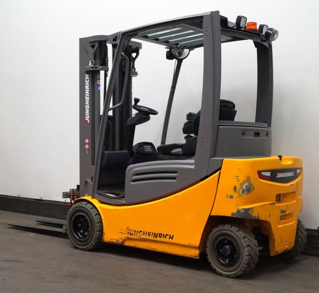 Chariot élévateur électrique Jungheinrich EFG320