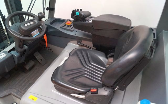 Chariot élévateur électrique Jungheinrich EFG425k