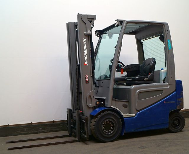 Chariot élévateur électrique Jungheinrich EFG425k