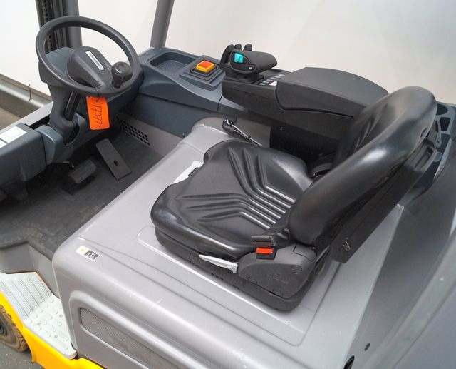 Chariot élévateur électrique Jungheinrich EFG430