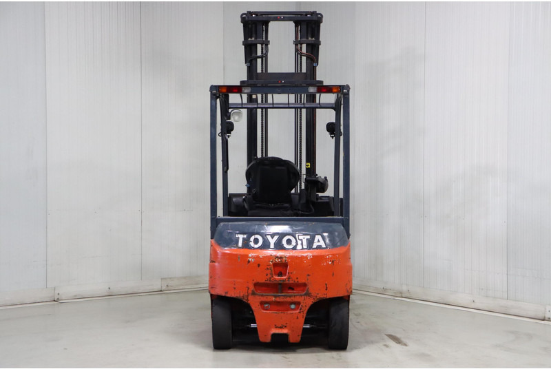 Chariot élévateur électrique Toyota 8FBMT25