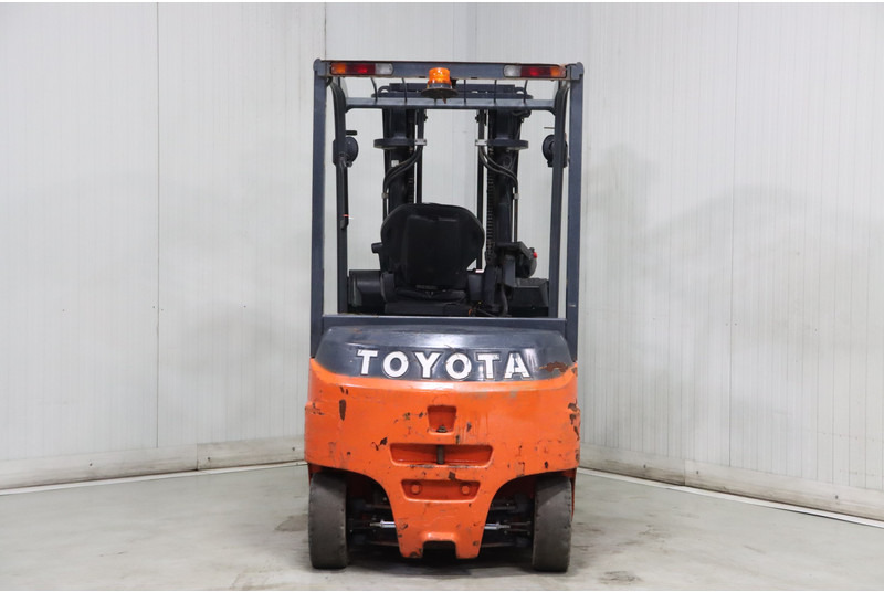 Chariot élévateur électrique Toyota 8FBMT30