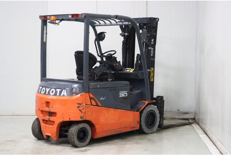 Chariot élévateur électrique Toyota 8FBMT30