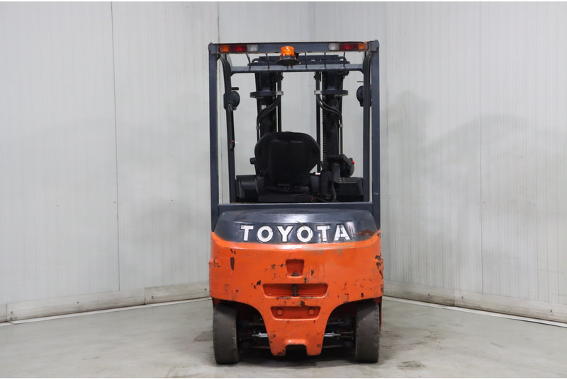 Chariot élévateur électrique Toyota 8FBMT30