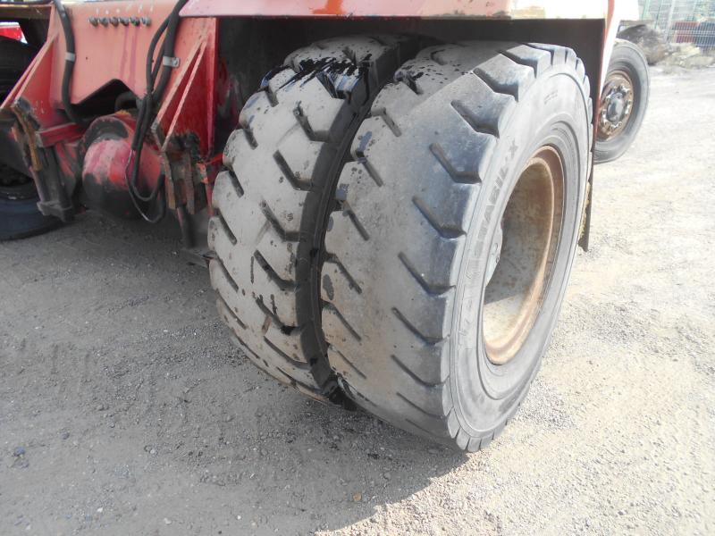 Chariot porte-conteneur Kalmar DCD70