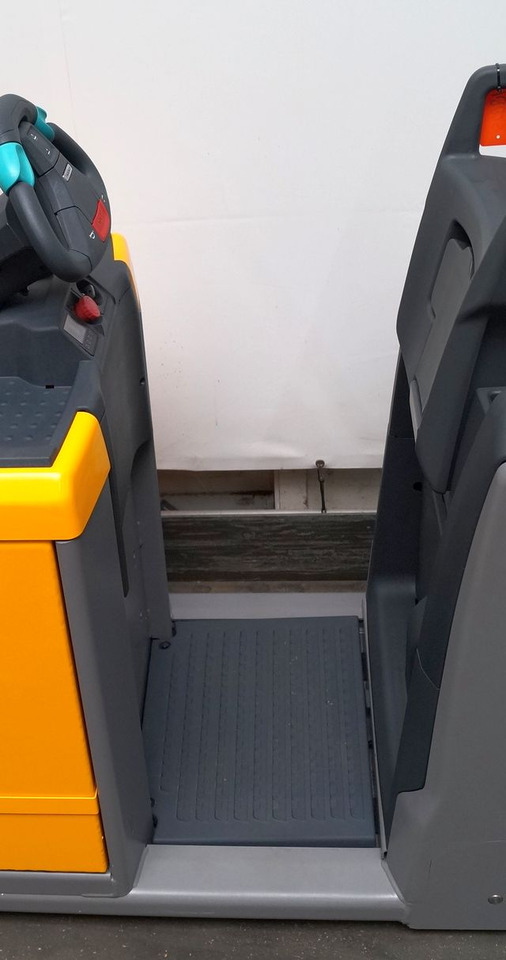 Chariot tracteur Jungheinrich EZS350