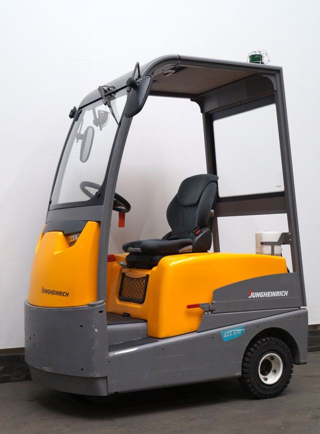 Chariot tracteur Jungheinrich EZS570