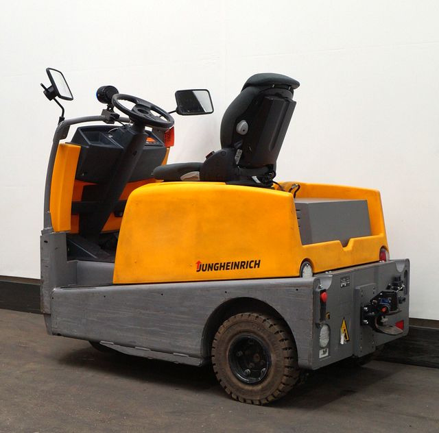 Chariot tracteur Jungheinrich EZS570