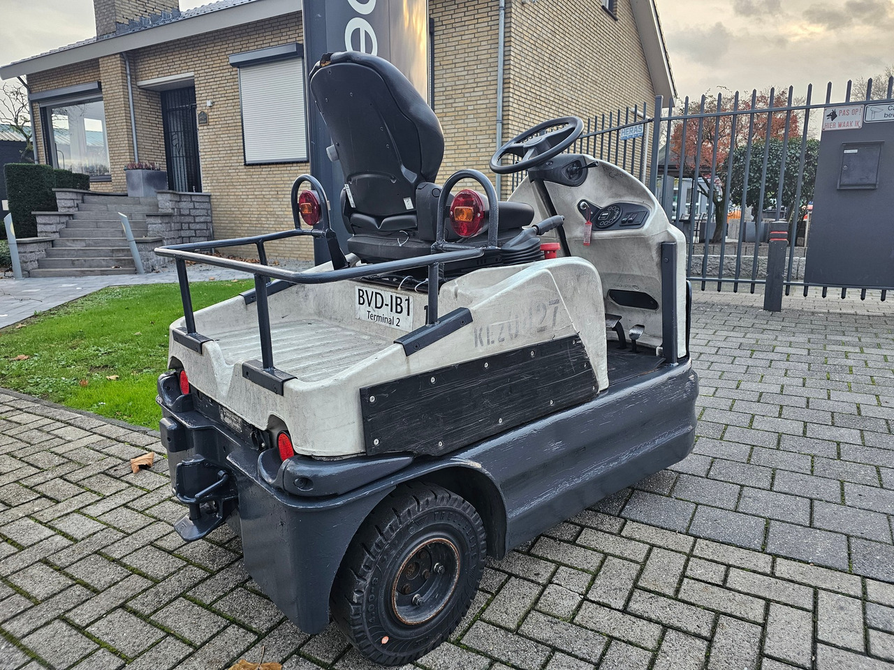 Chariot tracteur Still R06 Electro