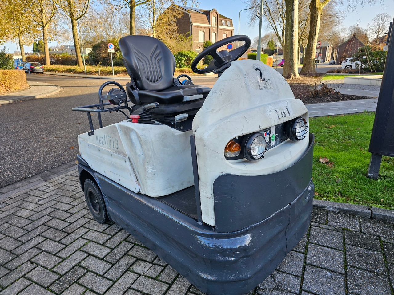 Chariot tracteur Still R06 Electro