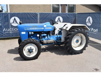 Chariot tracteur Ford 2600: photos 1