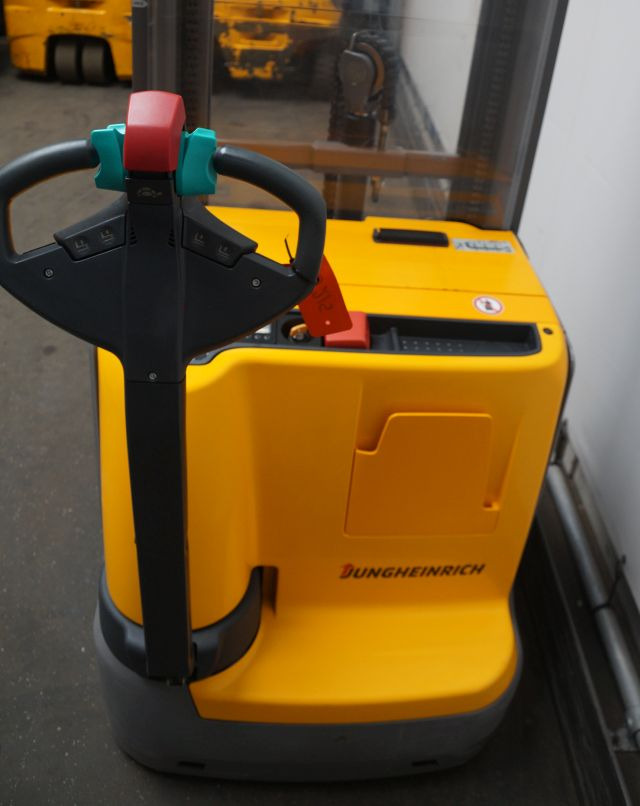 Gerbeur Jungheinrich EJC112z