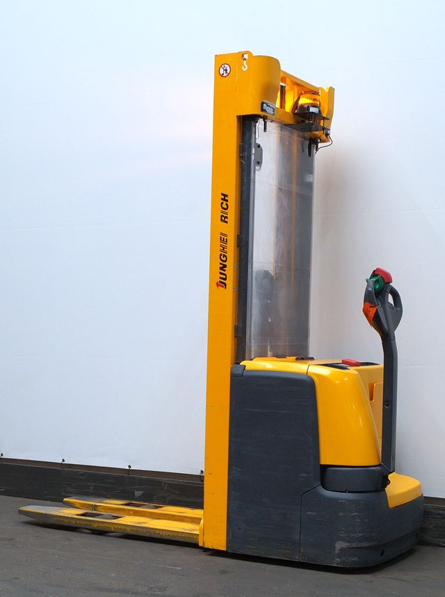 Gerbeur Jungheinrich EJC214