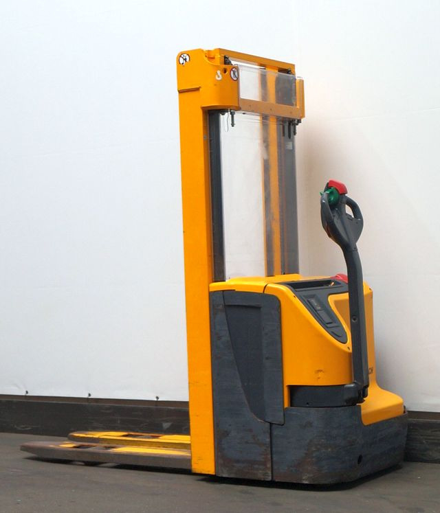 Gerbeur Jungheinrich EJC214