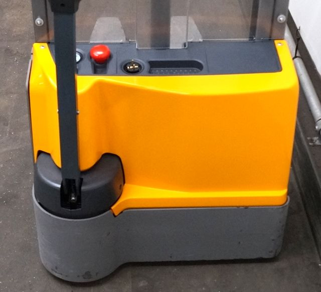 Gerbeur Jungheinrich EJC M10