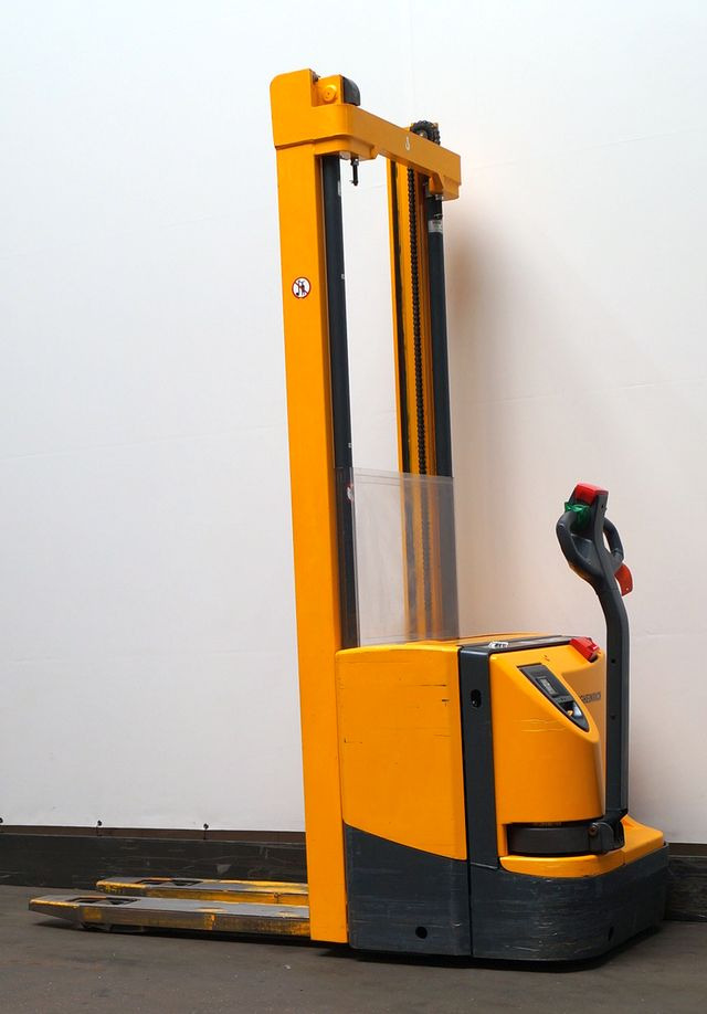 Gerbeur Jungheinrich EJC-z14