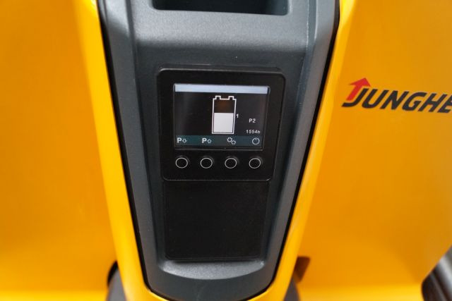 Gerbeur Jungheinrich EJD118