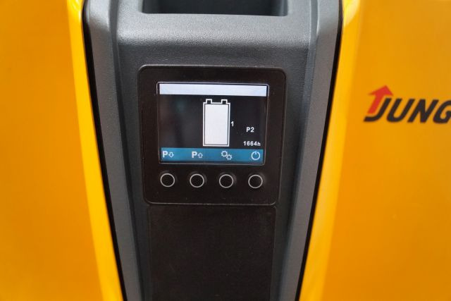 Gerbeur Jungheinrich EJD118