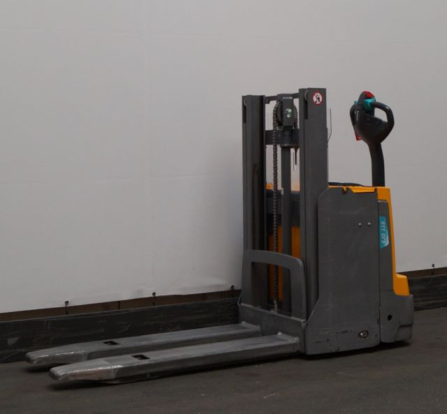 Gerbeur Jungheinrich EJD118