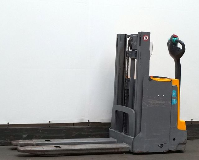 Gerbeur Jungheinrich EJD118