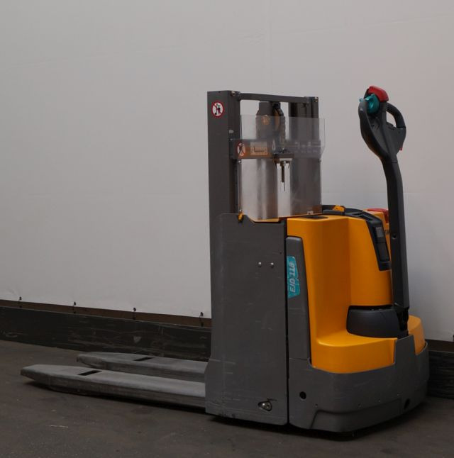 Gerbeur Jungheinrich EJD118