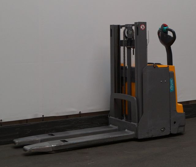 Gerbeur Jungheinrich EJD118