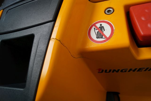 Gerbeur Jungheinrich EJD220