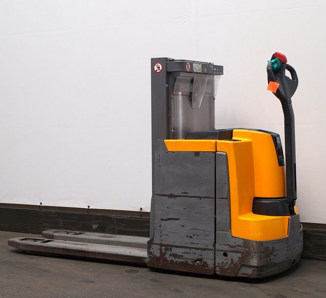 Gerbeur Jungheinrich EJD220