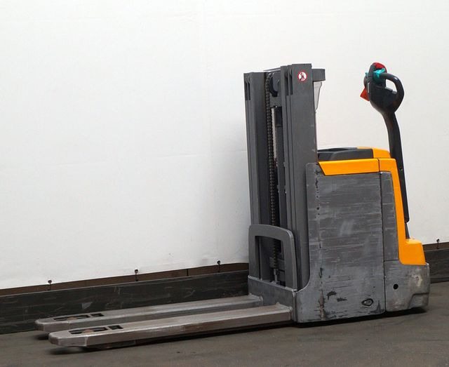 Gerbeur Jungheinrich EJD220