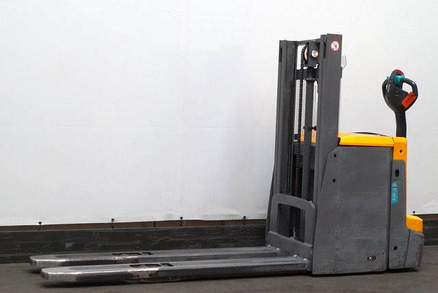 Gerbeur Jungheinrich EJD222