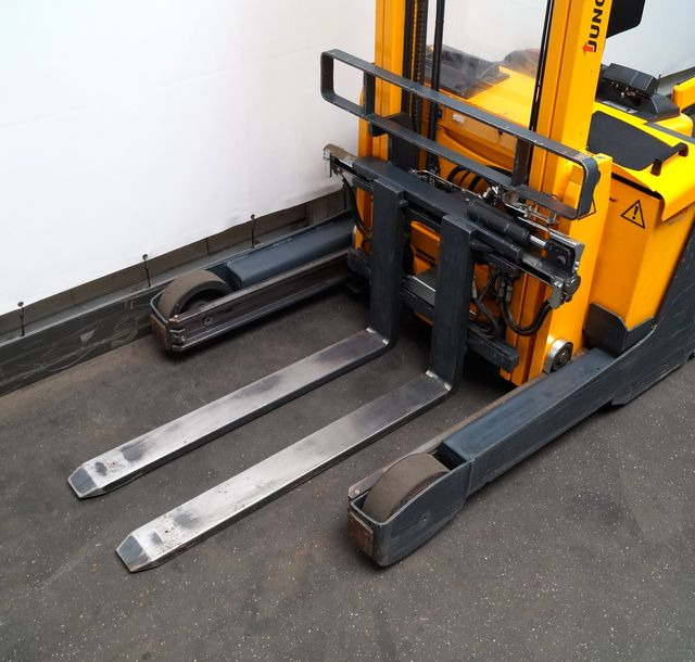 Gerbeur Jungheinrich ERV308