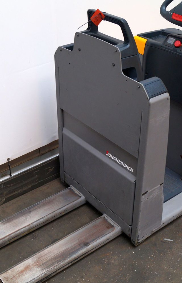 Préparateur de commandes Jungheinrich ECE220