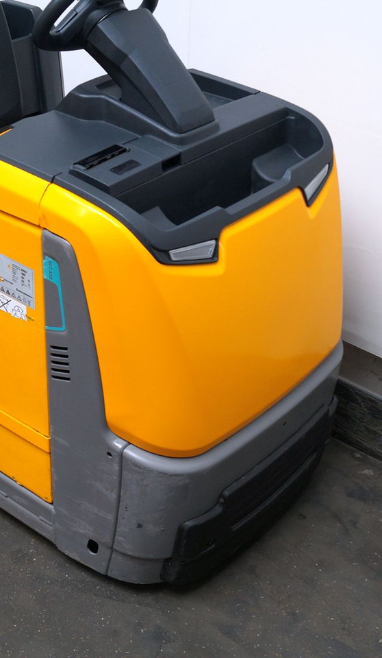 Préparateur de commandes Jungheinrich ECE225