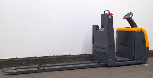 Préparateur de commandes Jungheinrich ECE225 HP