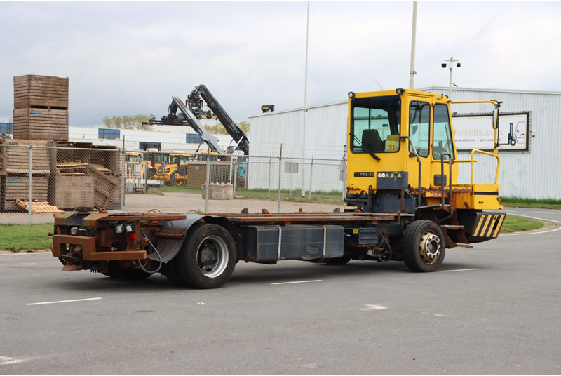 Tracteur portuaire Terberg BC182