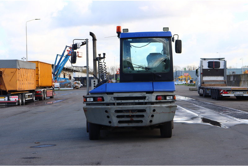 Tracteur portuaire Terberg TT220