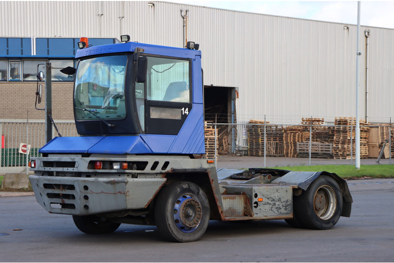 Tracteur portuaire Terberg TT220