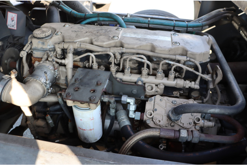 Tracteur portuaire Terberg YT182