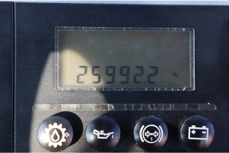 Tracteur portuaire Terberg YT182