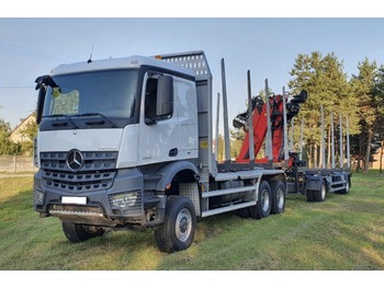 Remorque forestière, Camion grue Mercedes-Benz Arocs: photos 1