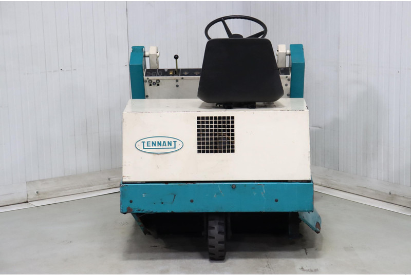 Balayeuse industrielle TENNANT 200E
