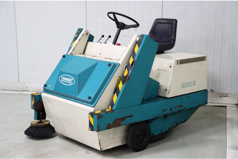 Balayeuse industrielle TENNANT 200E