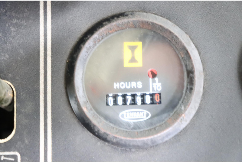 Balayeuse industrielle TENNANT 200E