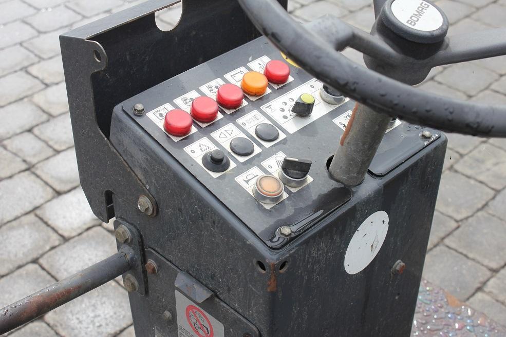 Cabine pour Compacteur Bomag BW 100 AC 3: photos 4