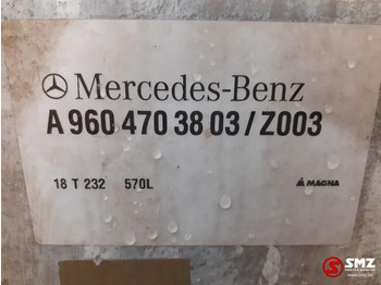 Réservoir de carburant pour Camion Mercedes-Benz Occ brandstoftank 570L Mercedes: photos 5