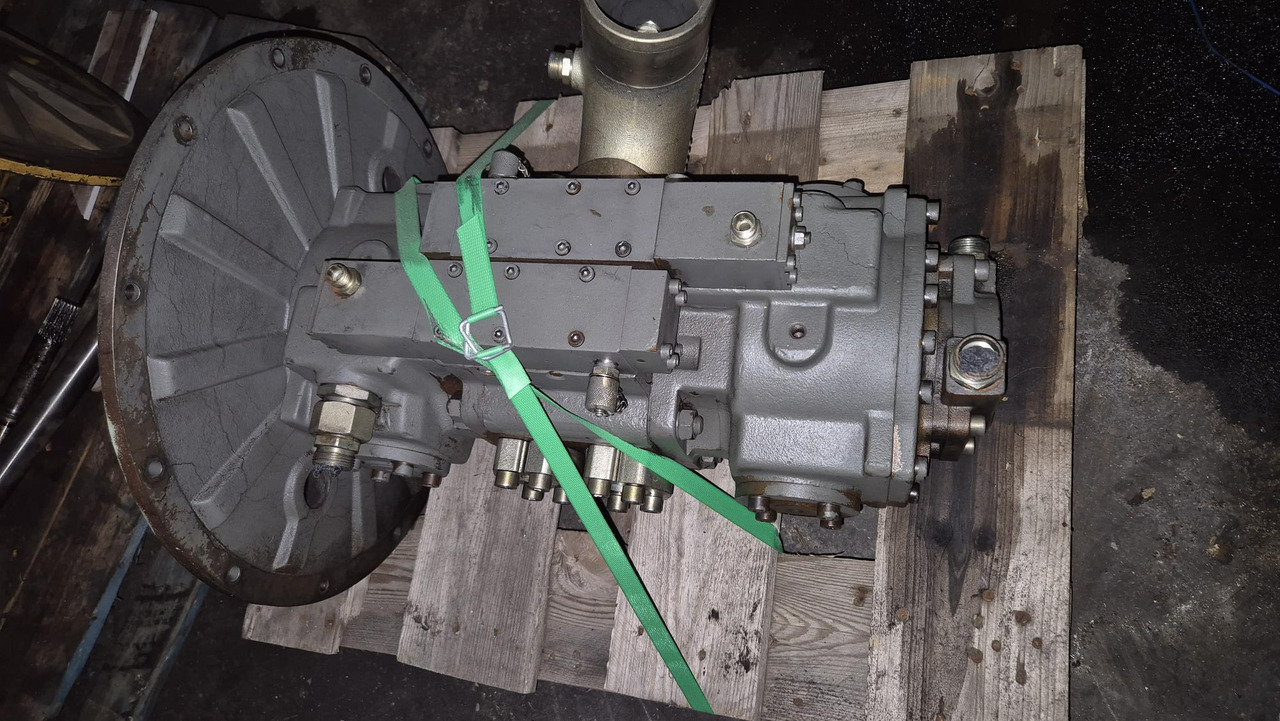 Pompe hydraulique BOMBA LPVD075. LIEBHERR A904