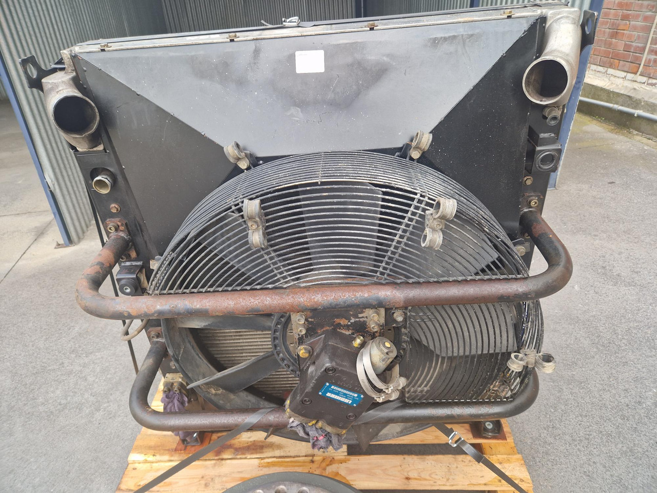 Radiateur RADIADOR LIEBHERR R914B