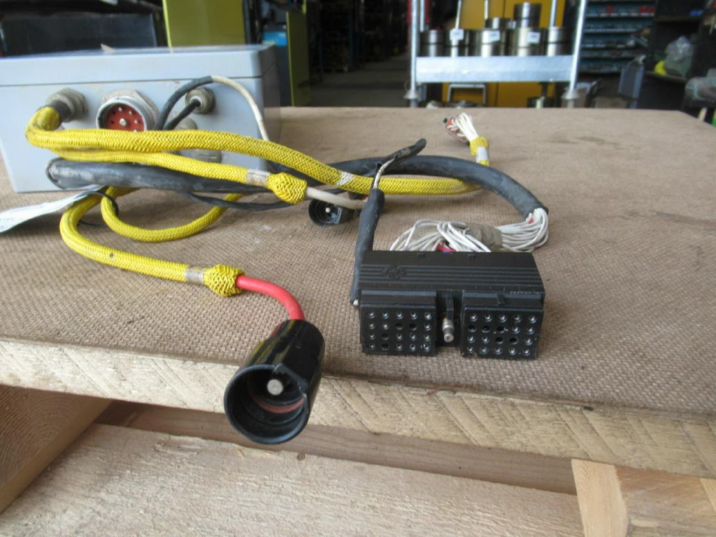 Câble/ Fil pour Engins de chantier Wolfle LH9948254 -: photos 3